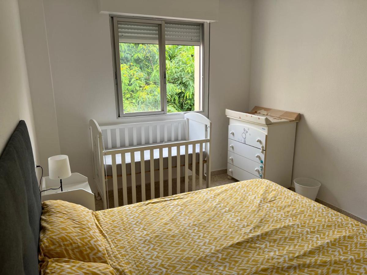 3-bedroom + Crib - Perfect For The Family Appartement